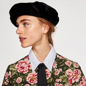 Zara Black Velvet Beret | Poshmark